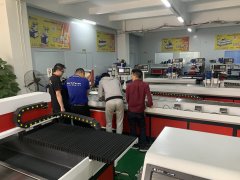 江蘇陳總訂購熱熔鉆孔三米機(jī)一臺(tái)